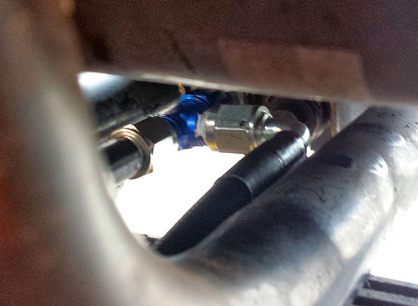 lower-t-fitting-and-hoses